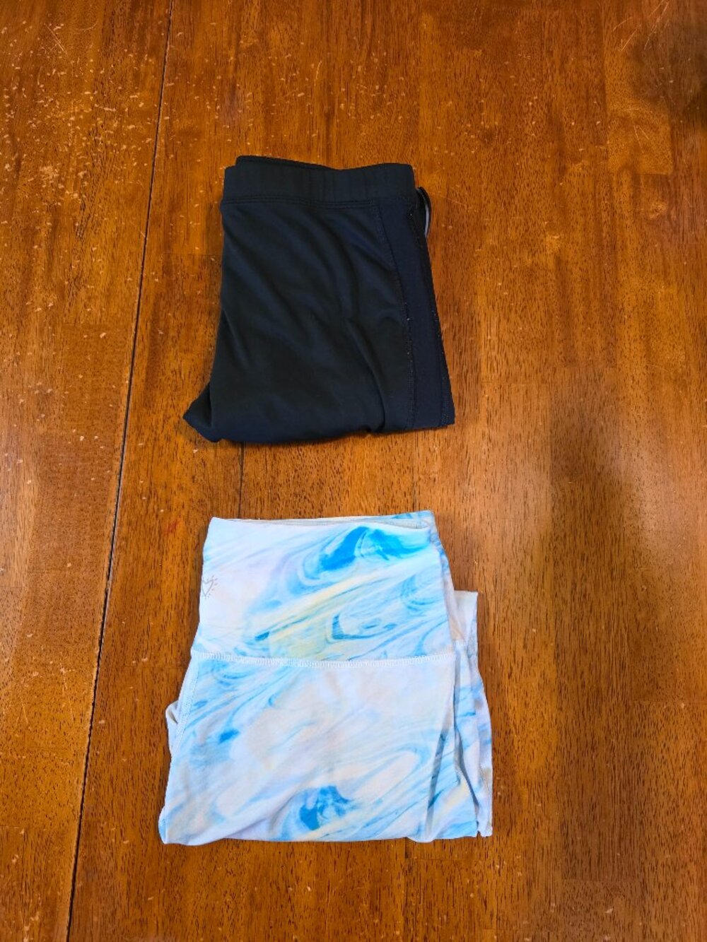 Women's Leggings Large Lot Of 2 Black Nike Dri Fit White Blue Betsey Johnson